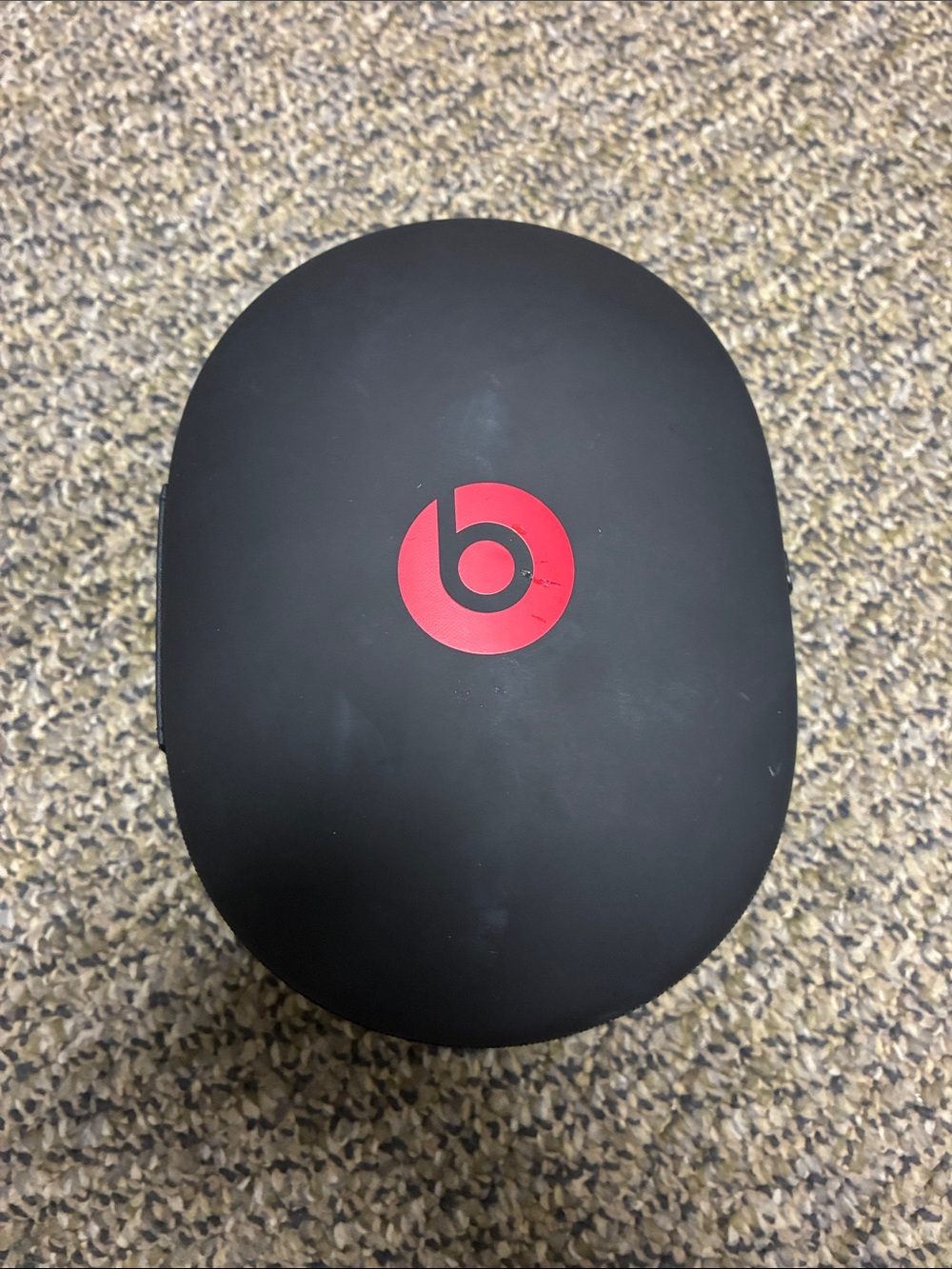 Beats Hard Shell Carrying Case in Black with Red Logo very clean